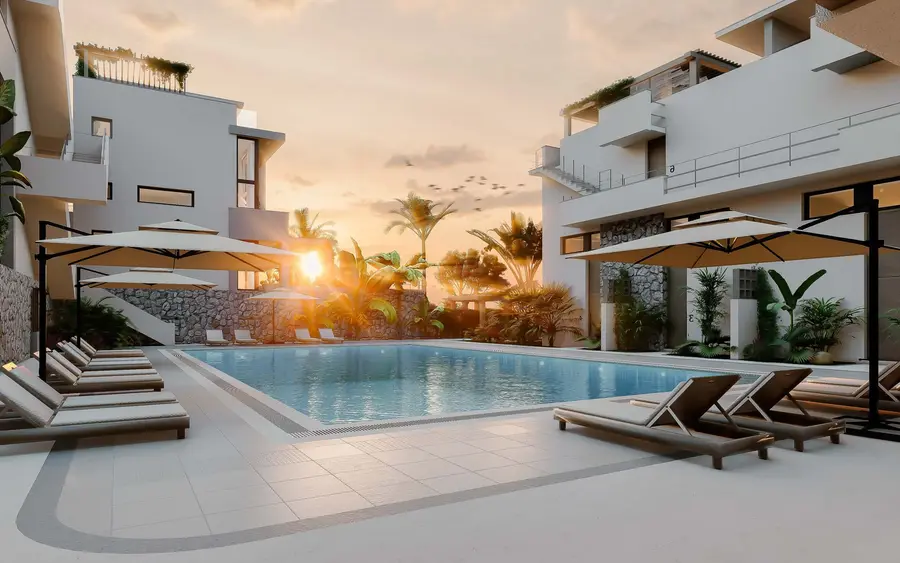 Poolterrasse von Terraca bei Sonnenuntergang